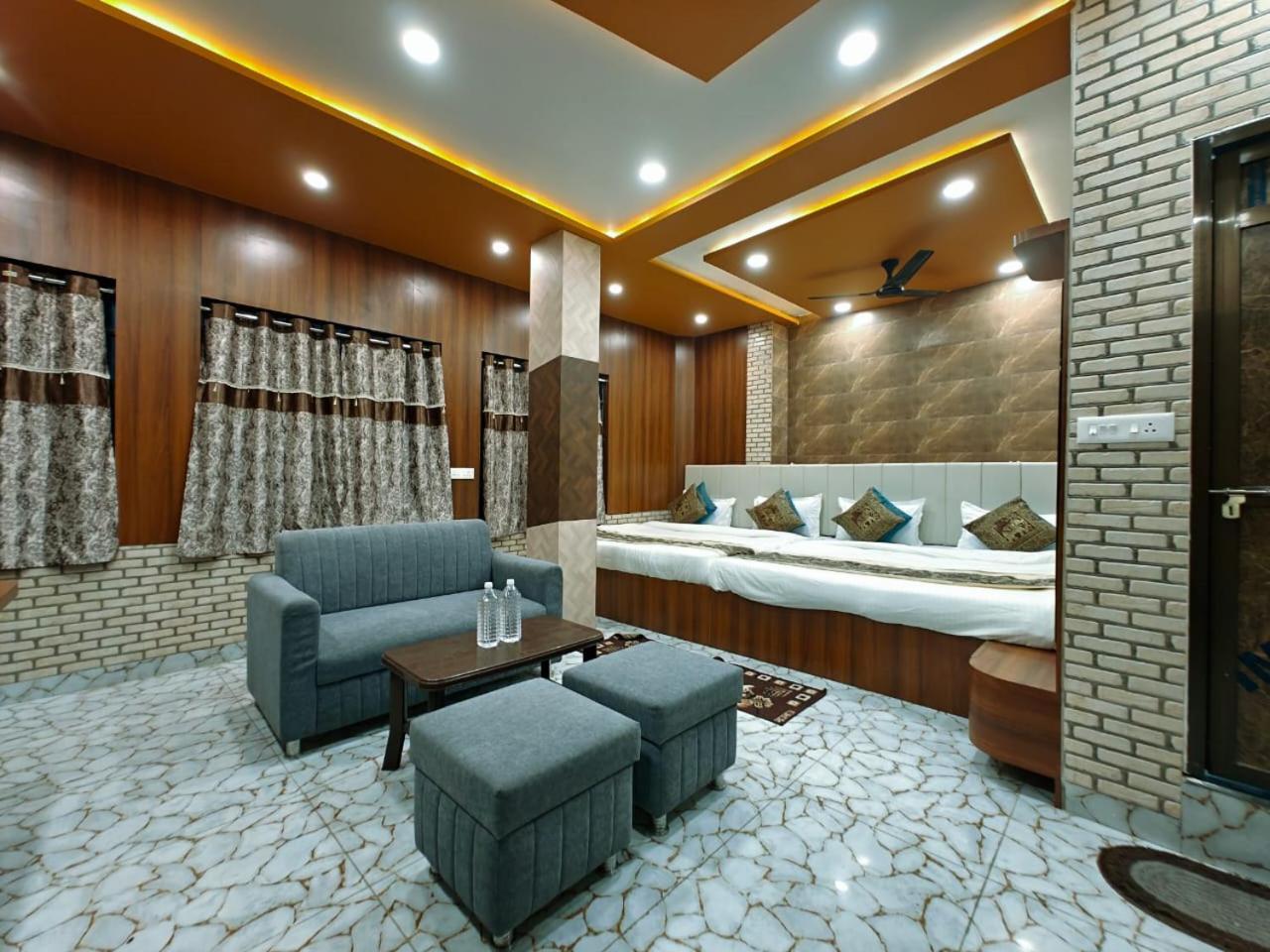 Shri Kailash Pati Guest House- Opposite Kashi Vishwanath Temple Varanasi Eksteriør billede